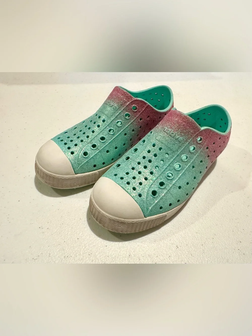 Native Jefferson Bio-Bling Kids Slip-On Water Shoes-Pink and Teal Ombre size C13
